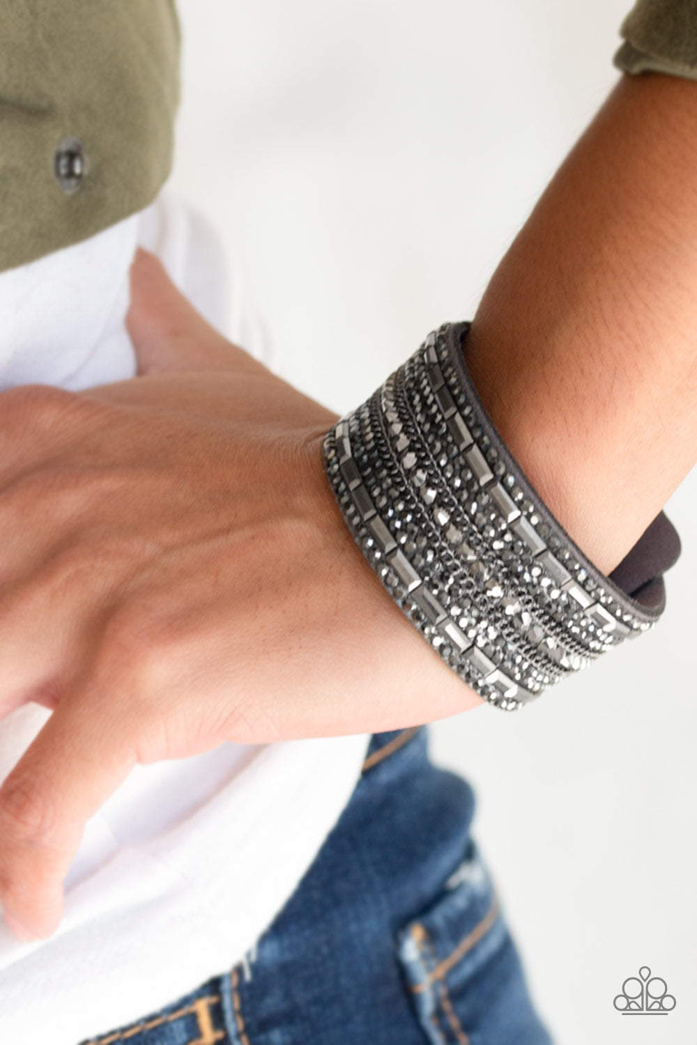 Paparazzi Accessories ✽ Rebel Radiance - Silver Bracelet✽Flat Rate Ship $4.50✽