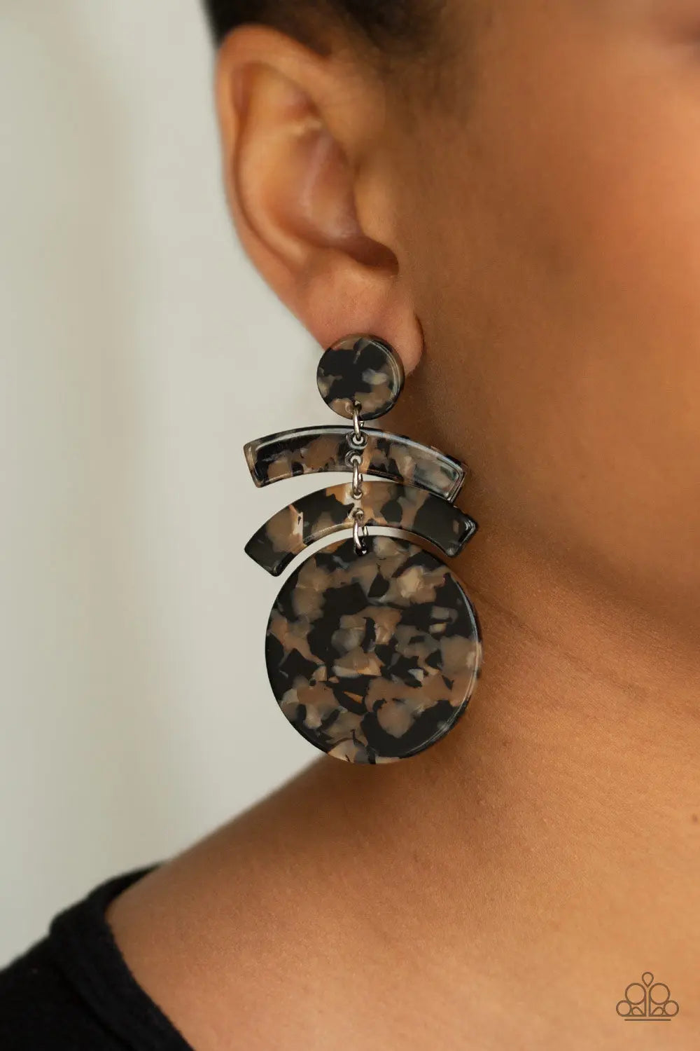 Paparazzi Accessories ✽ In The HAUTE Seat - Black Post Earrings✽Flat Rate Ship $4.50✽ - Image #2
