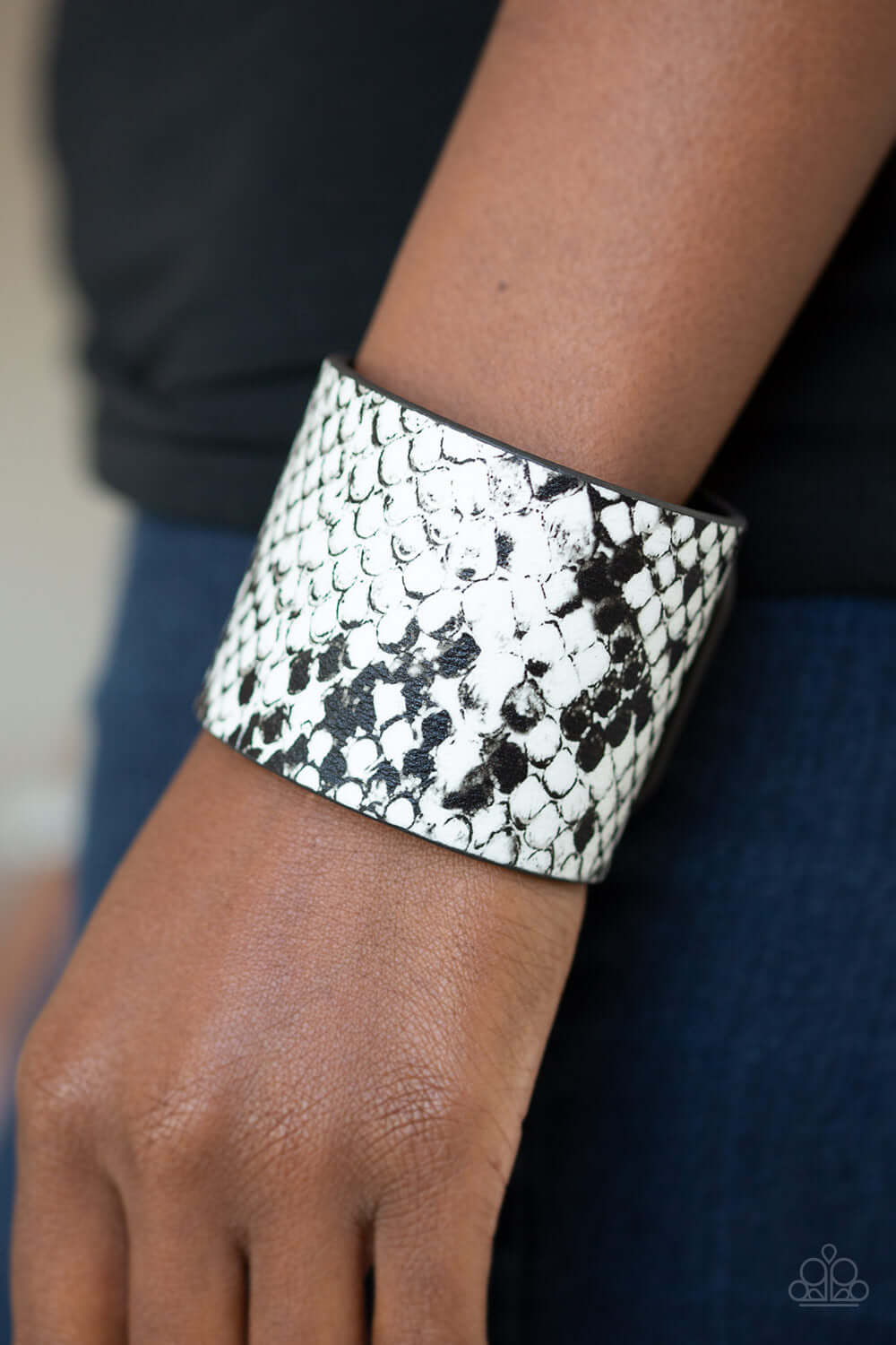 Paparazzi Accessories ✽ Whats HISS Is Mine - White Bracelet✽Flat Rate Ship $4.50✽ - Image #2