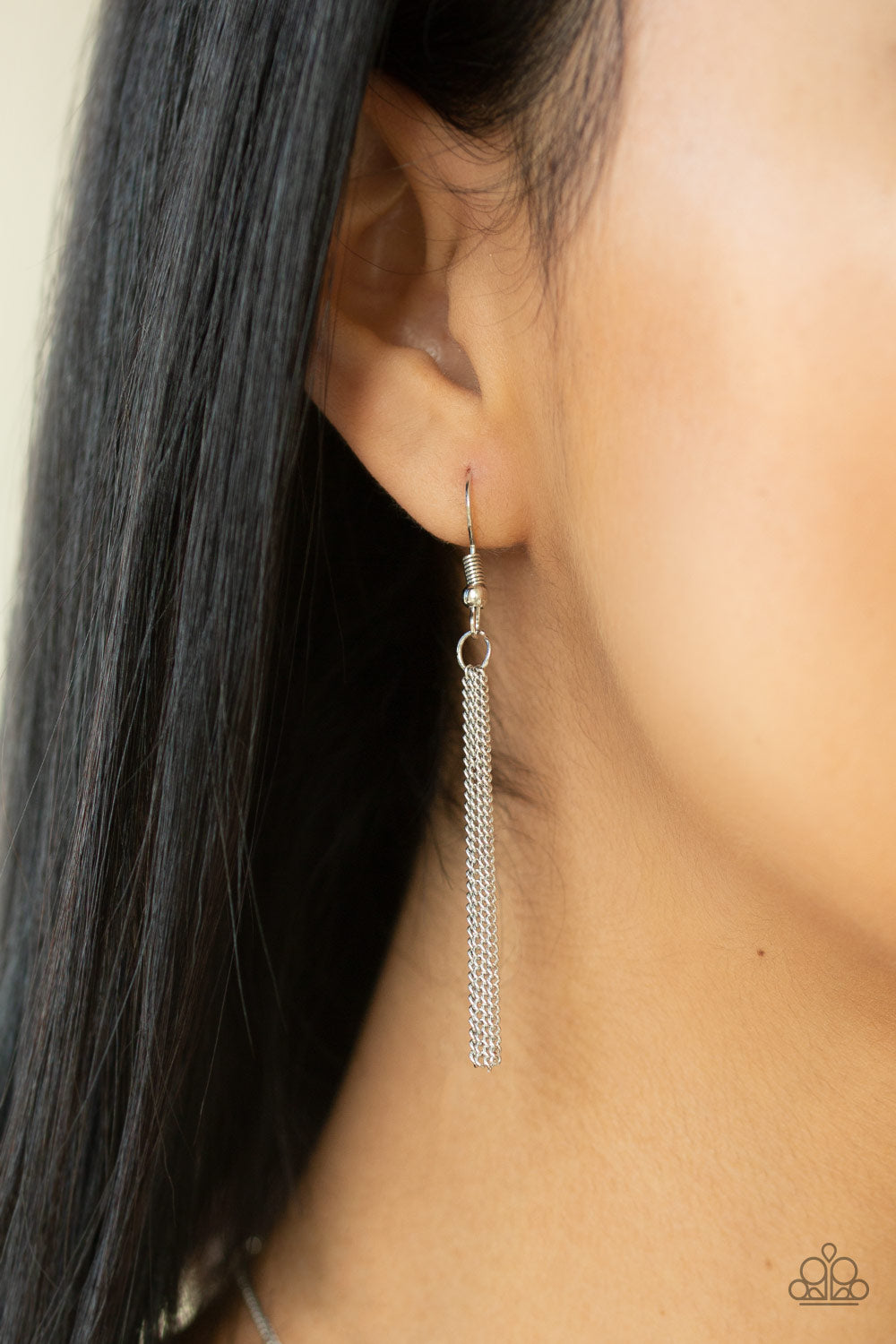 Paparazzi Accessories ✽ HEARTBEAT Street - White Necklace✽Flat Rate Ship $4.50✽