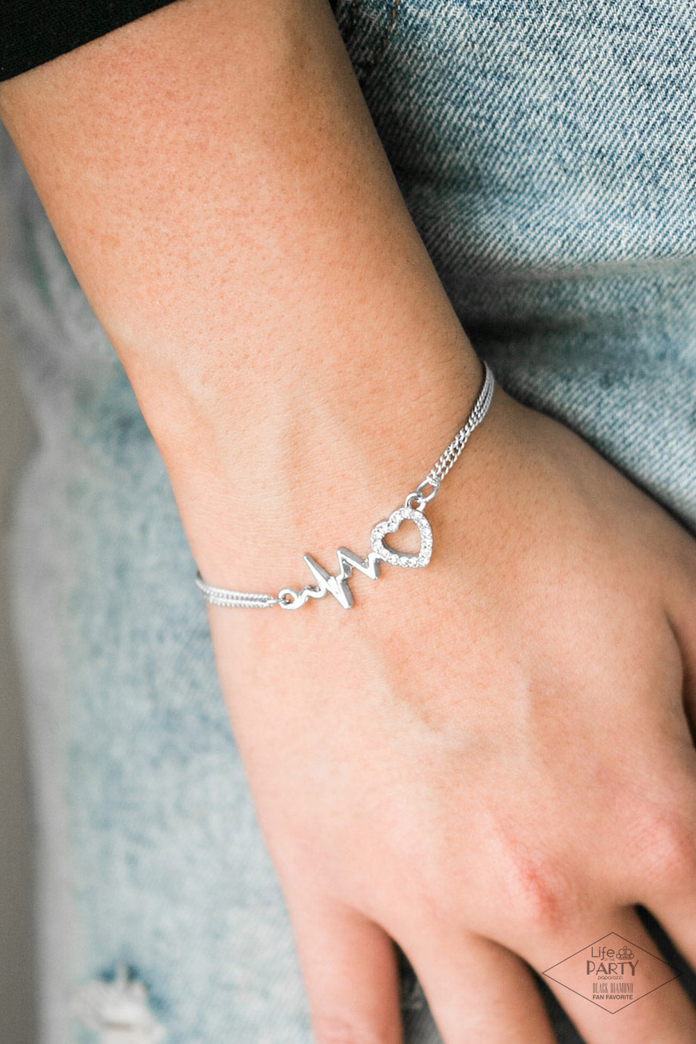 Paparazzi Accessories ✽ Skipping Beats - White Bracelet✽Flat Rate Ship $4.50✽