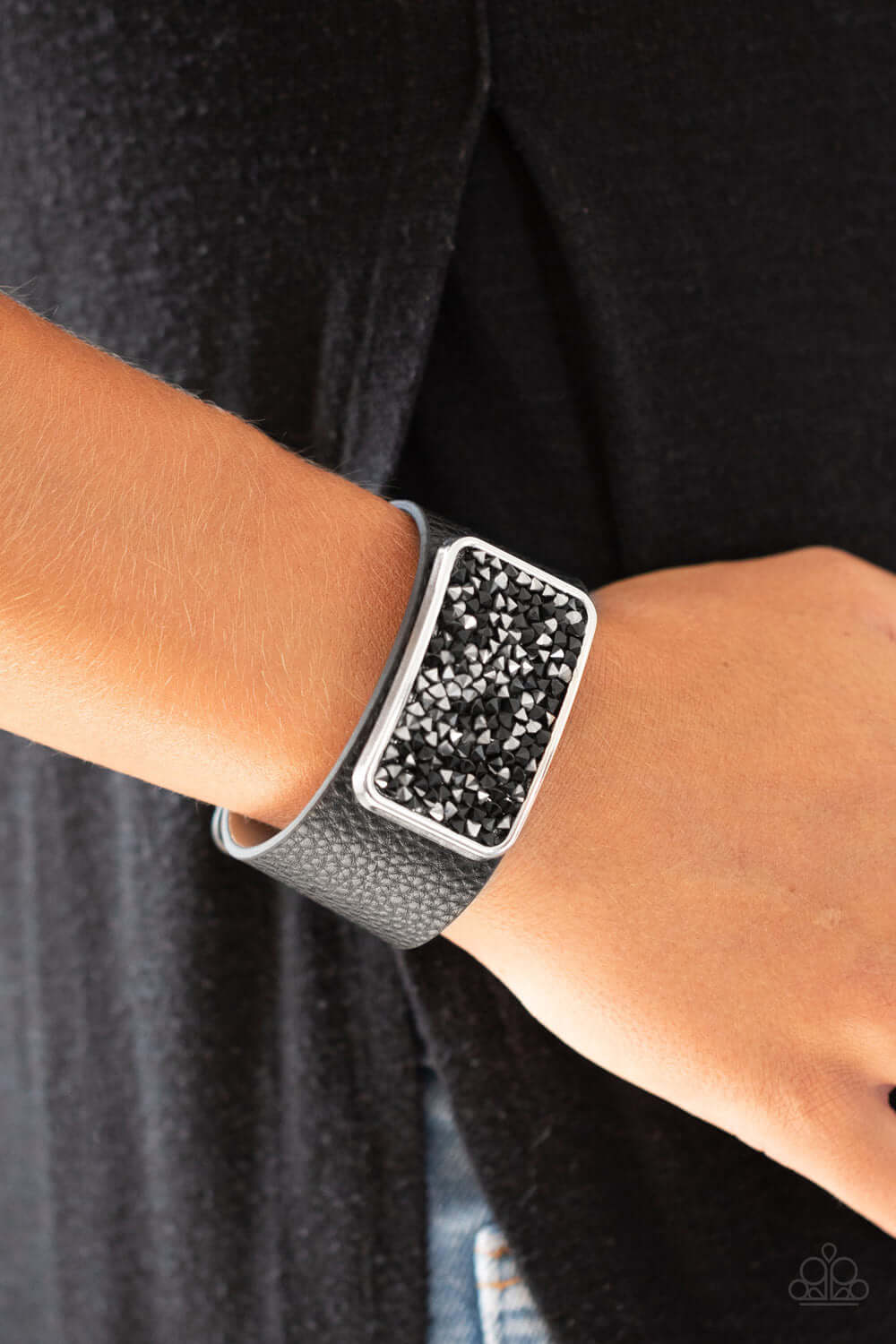 Paparazzi Accessories ✽ Interstellar Shimmer - Black Bracelet✽Flat Rate Ship $4.50✽ - Image #2