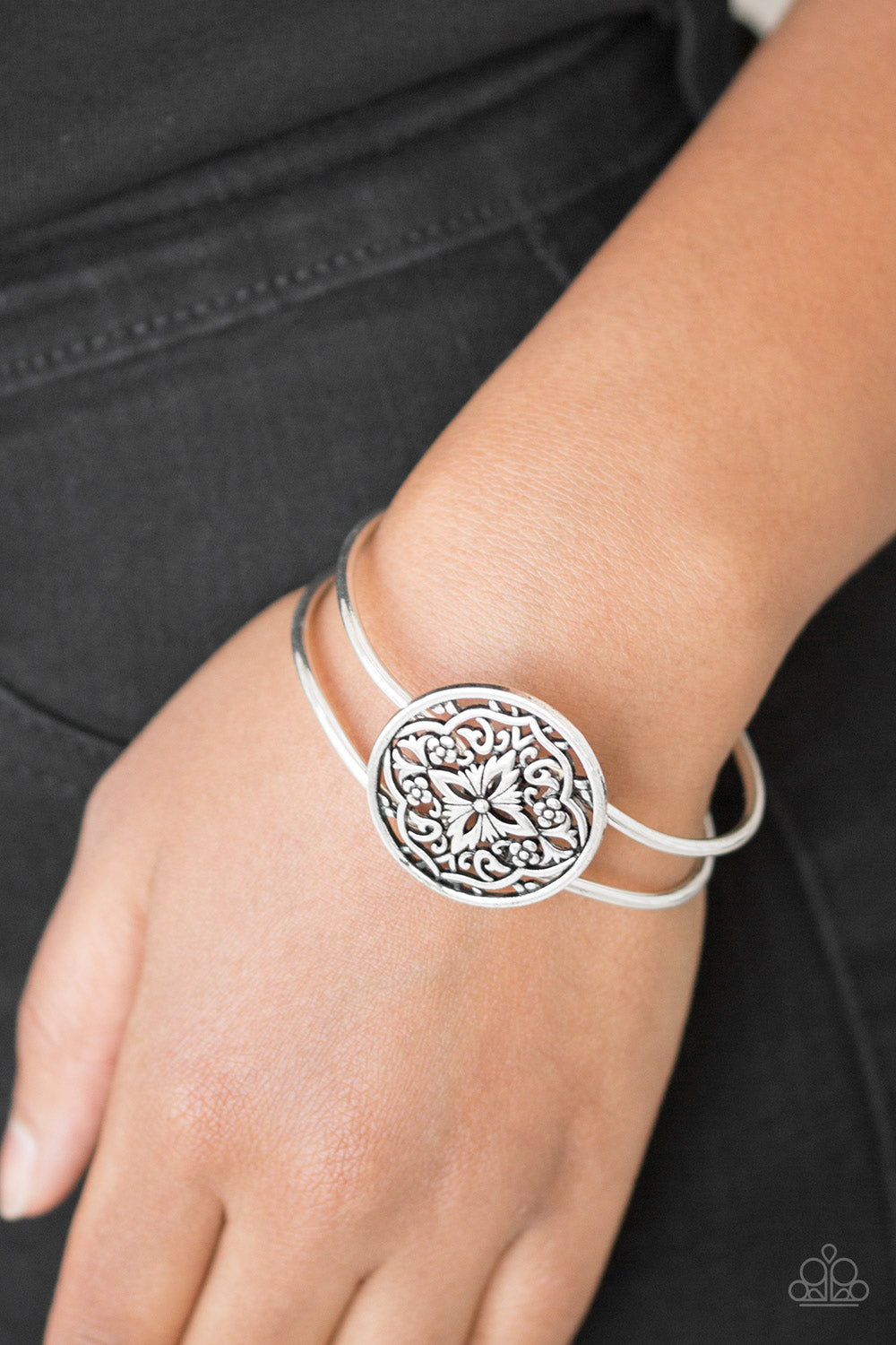 Paparazzi Accessories ✽ Mandala Majesty - Silver Bracelet✽Flat Rate Ship $4.50✽