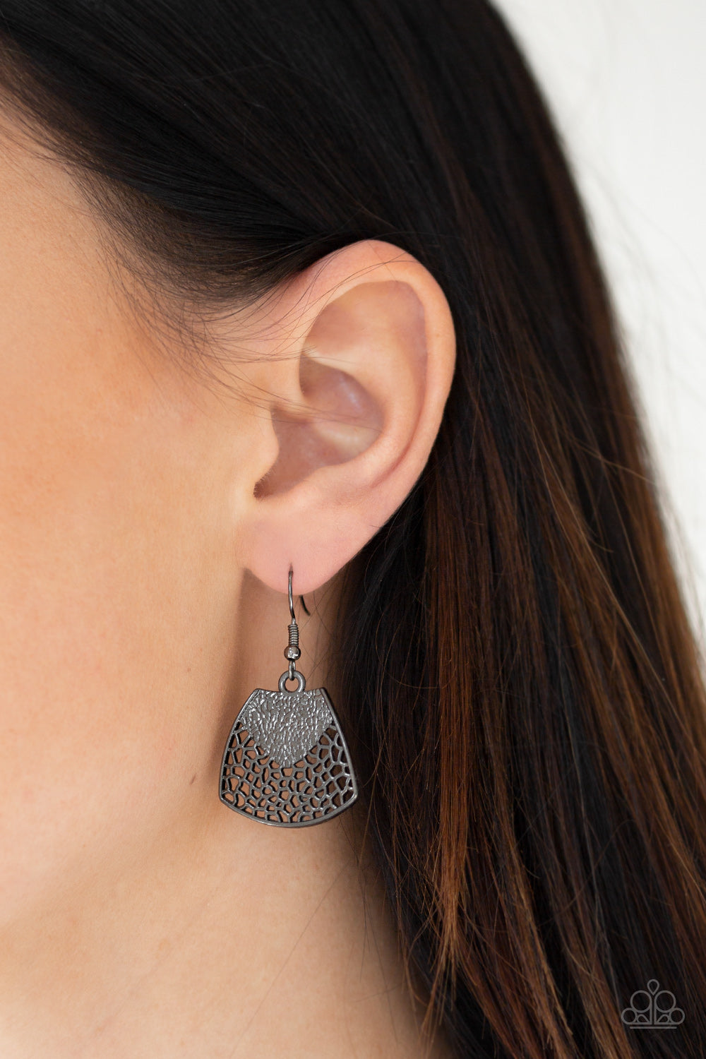 Paparazzi Accessories ✽ Large and In Charge - Black Necklace✽Flat Rate Ship $4.50✽