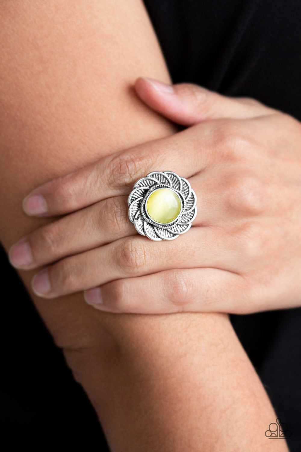 Paparazzi Accessories ✽ Gardenia Glow - Yellow Ring✽Flat Rate Ship $4.50✽