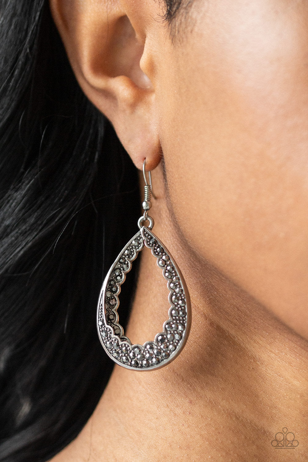 Paparazzi Accessories ✽ Royal Treatment - Silver Earrings✽Flat Rate Ship $4.50✽