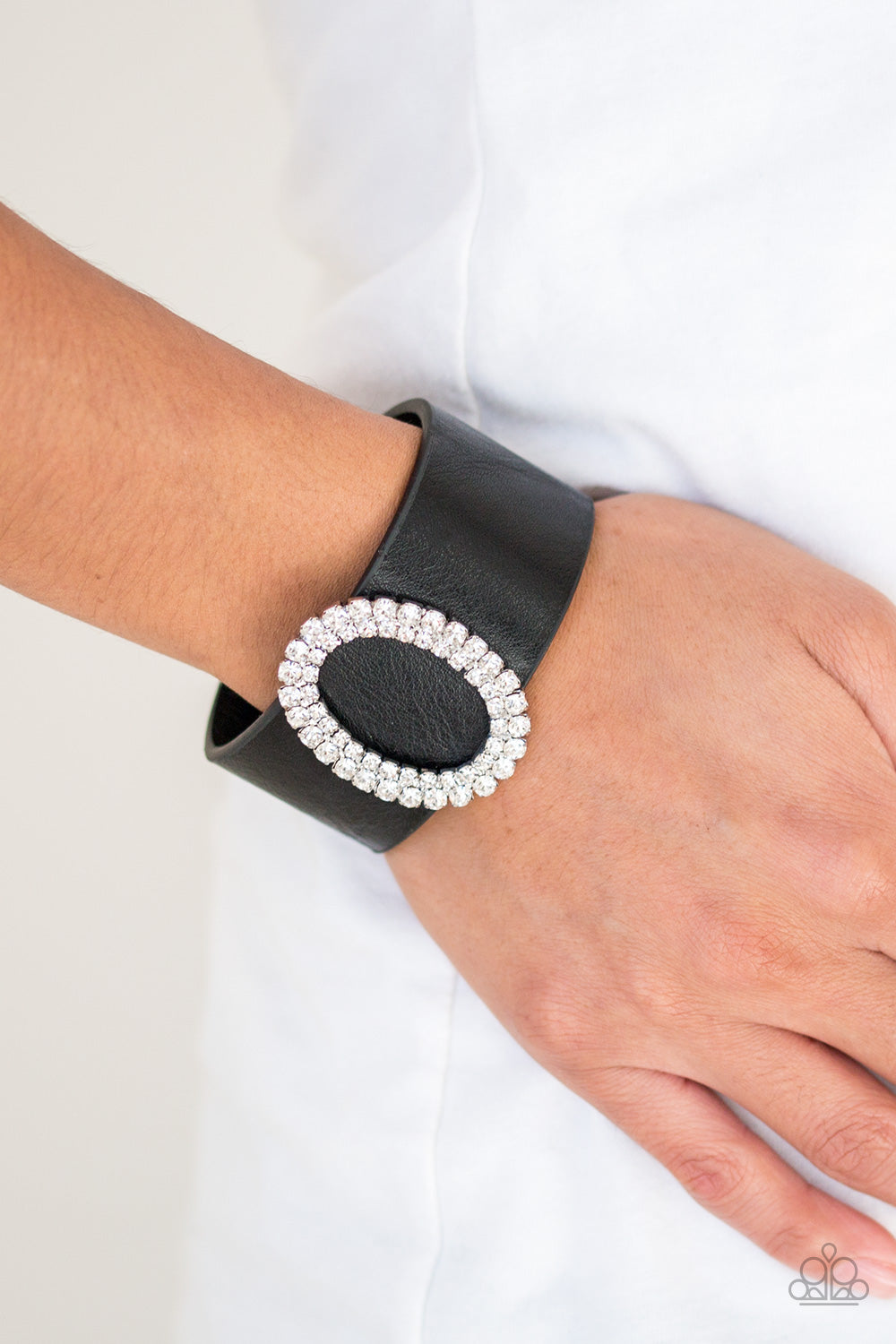 Paparazzi Accessories ✽ Center Stage Starlet - Black Bracelet✽Flat Rate Ship $4.50✽
