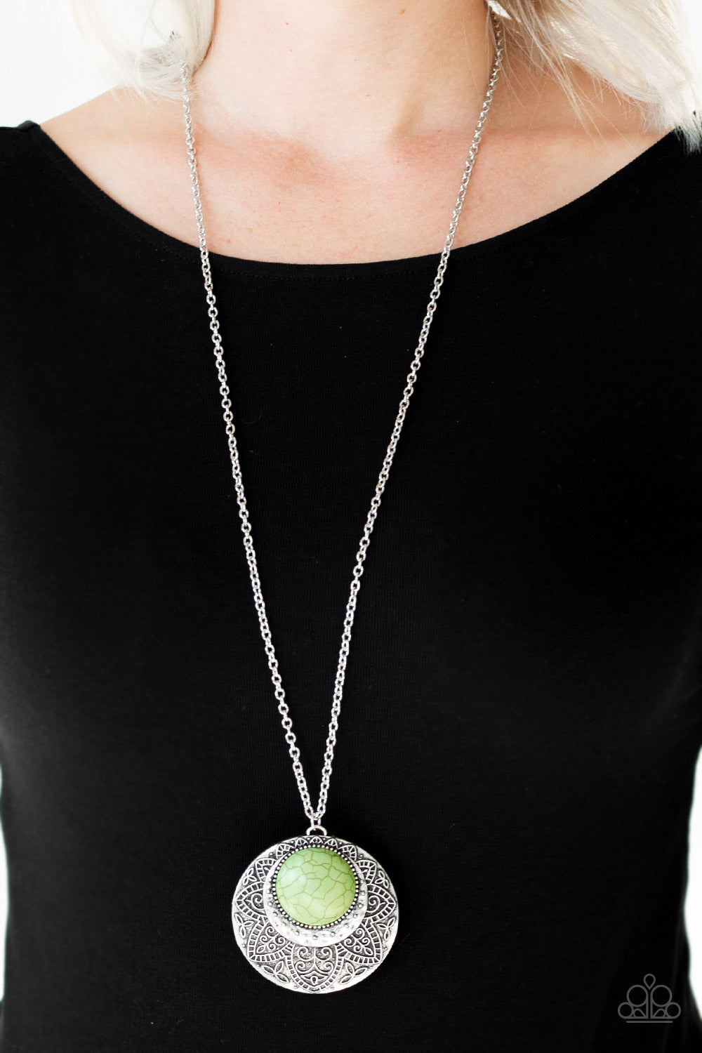Paparazzi Accessories ✽ Medallion Meadow - Green Necklace✽Flat Rate Ship $4.50✽