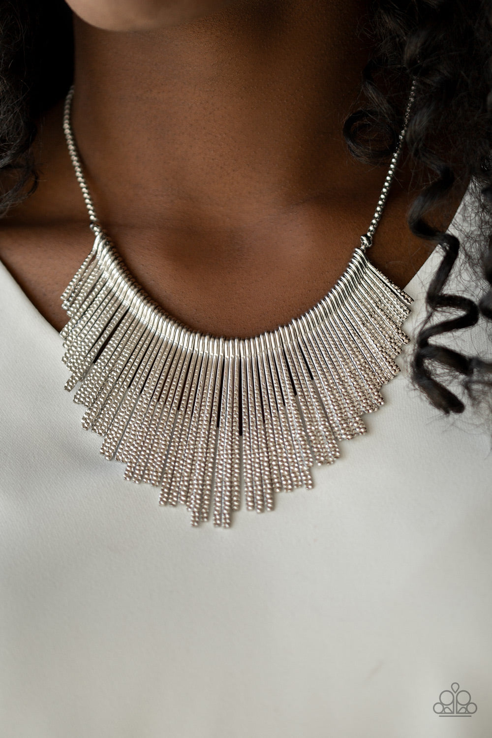 Paparazzi Accessories ✽ Metallic Mane - Silver Necklace✽Flat Rate Ship $4.50✽