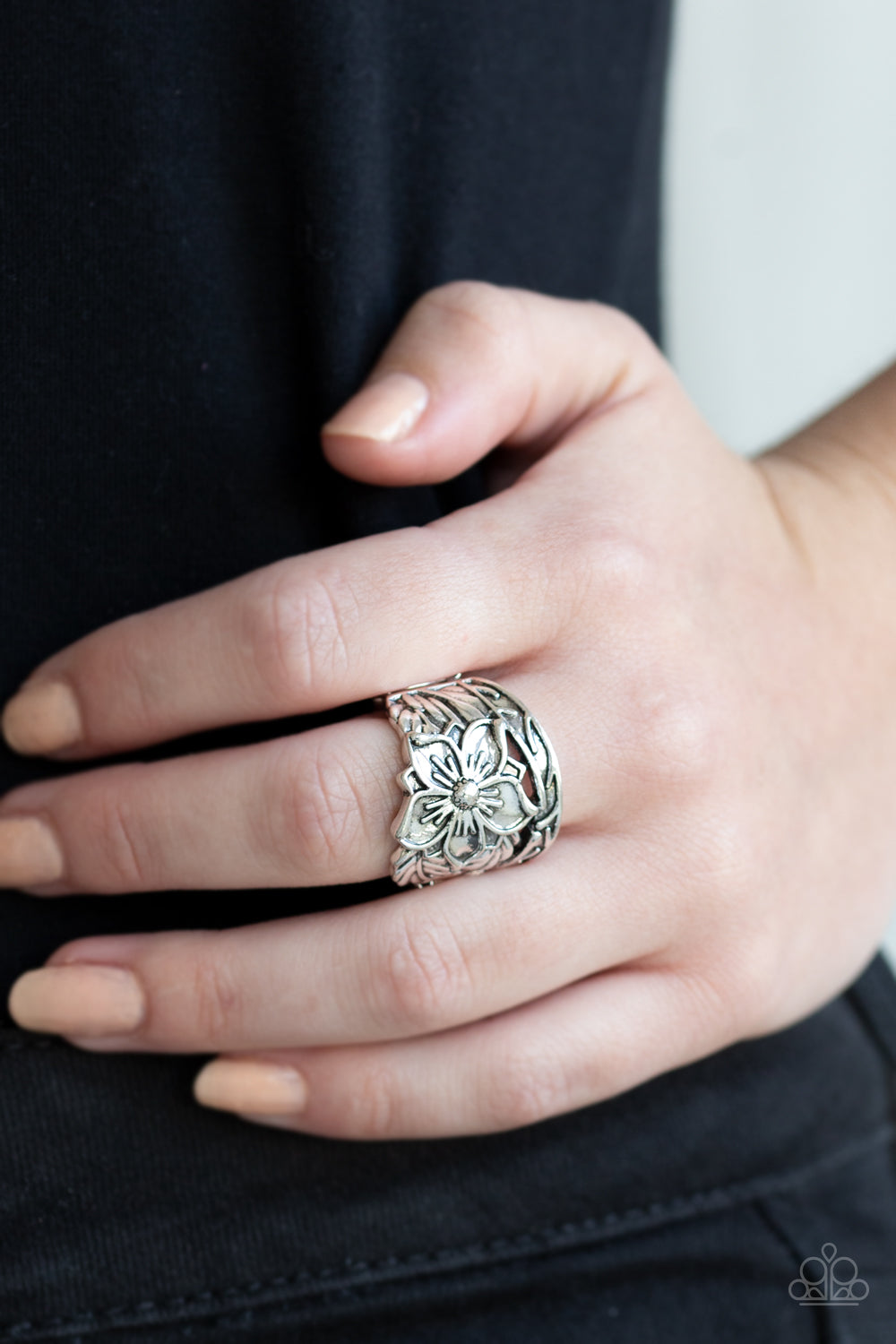 Paparazzi Accessories ✽ Hibiscus Highland - Silver Ring✽Flat Rate Ship $4.50✽