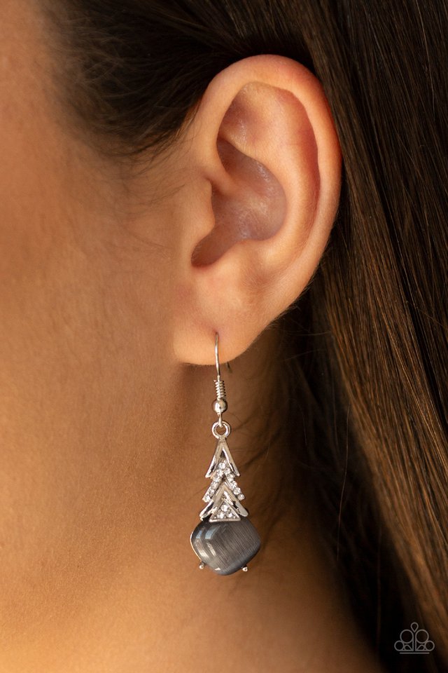 Paparazzi Accessories ✽Dreamy Dazzle - Silver Earrings✽Flat Rate Ship $4.50✽