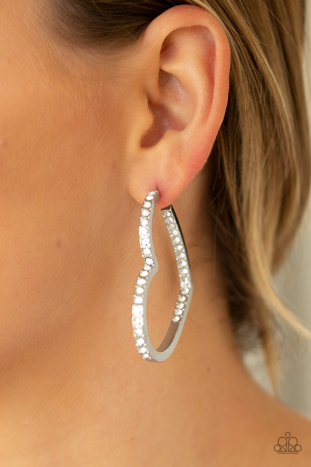 Paparazzi Accessories ✽ Heartbreaker - White Earrings✽Flat Rate Ship $4.50✽