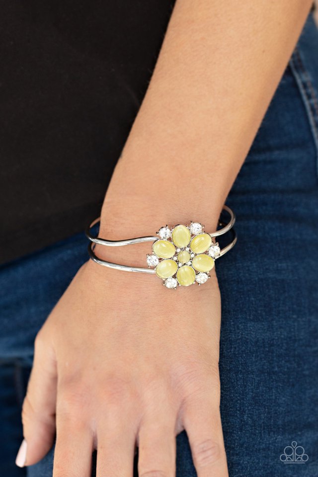 Paparazzi Accessories✽ Garden Extravagance - Yellow Bracelet✽ Flat Rate Ship $4.50✽
