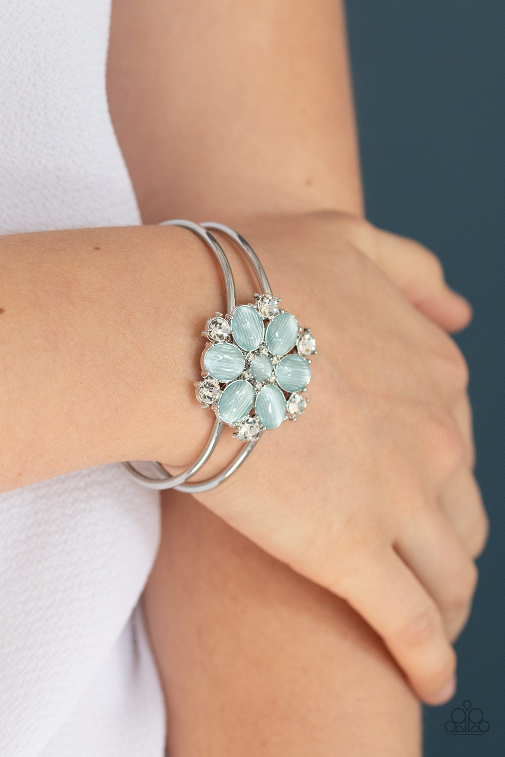 Paparazzi Accessories ✽ Garden Extravagance - Blue Bracelet✽Flat Rate Ship $4.50✽