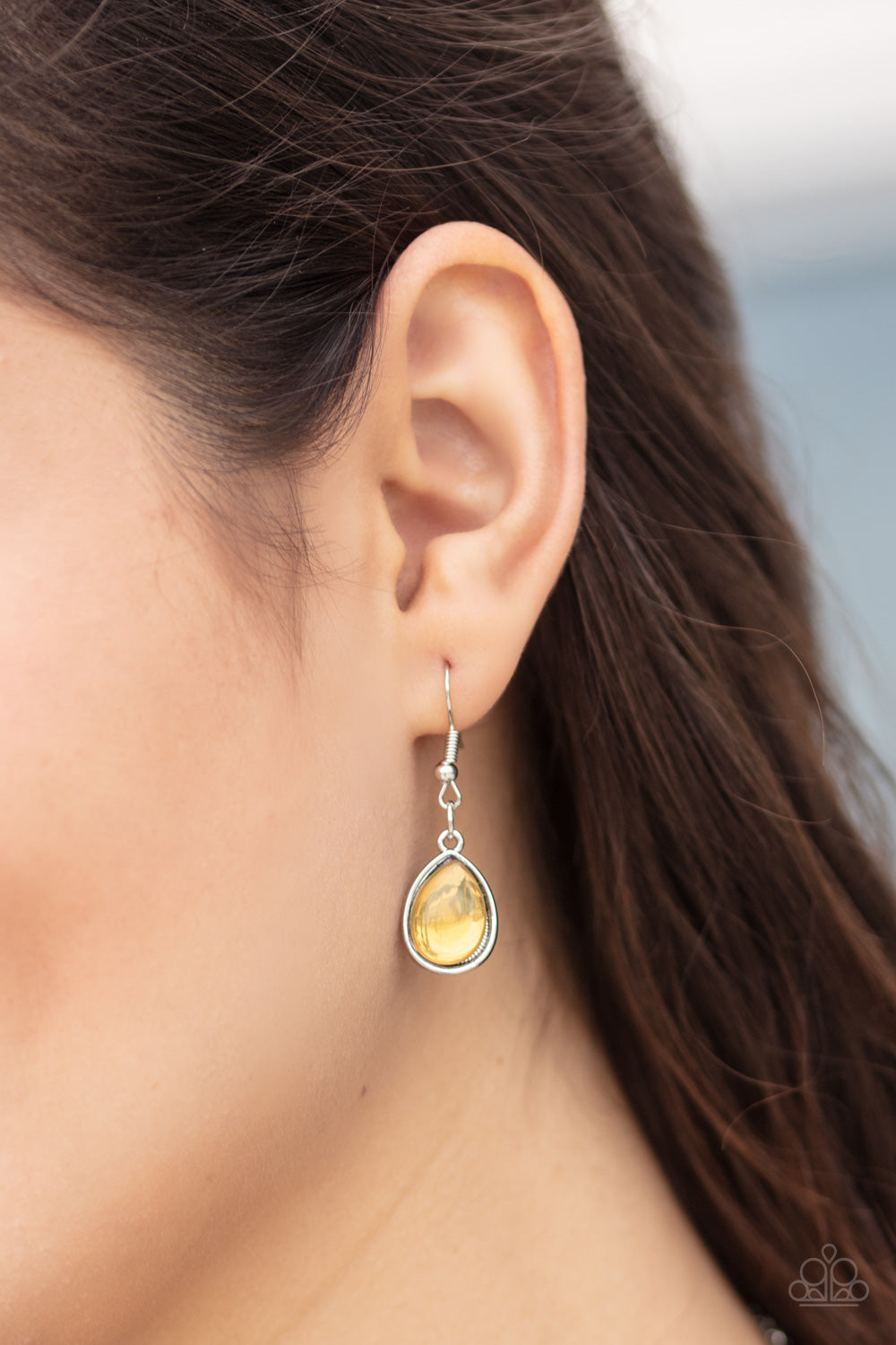Paparazzi Accessories ✽ Iridescently Irresistible - Yellow Necklace✽Flat Rate Ship $4.50✽