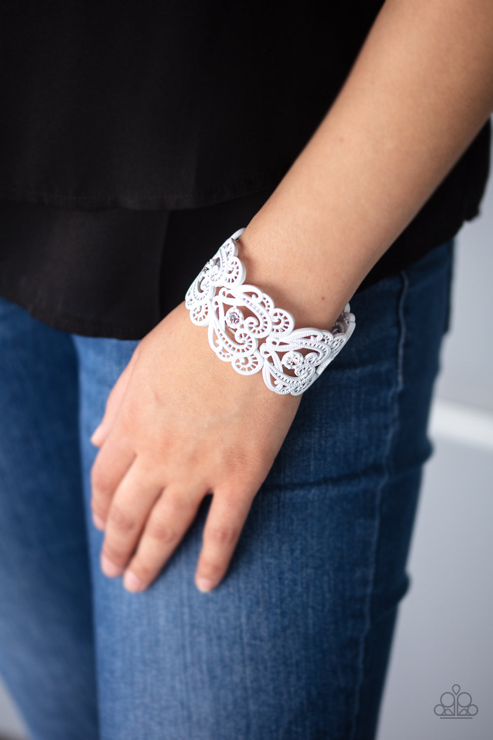 Paparazzi Accessories ✽ Vintage Romance - White Bracelet✽Flat Rate Ship $4.50✽