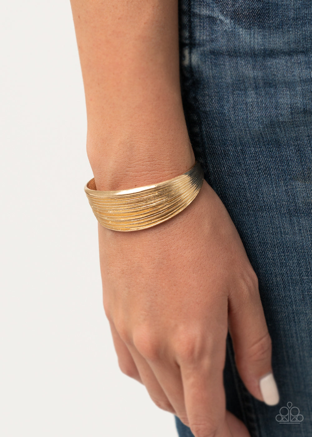 Paparazzi Accessories ✽ Off The Cuff Couture - Gold Bracelet✽Flat Rate Ship $4.50✽