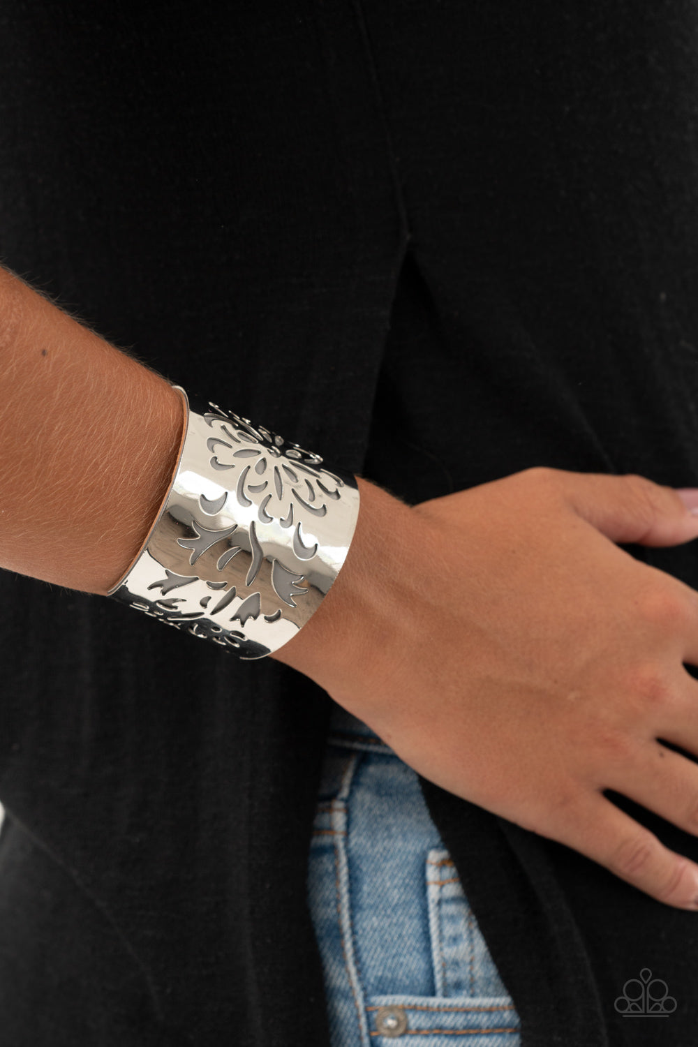 Paparazzi Accessories ✽ Get Your Bloom On - Silver Bracelet✽Flat Rate Ship $4.50✽