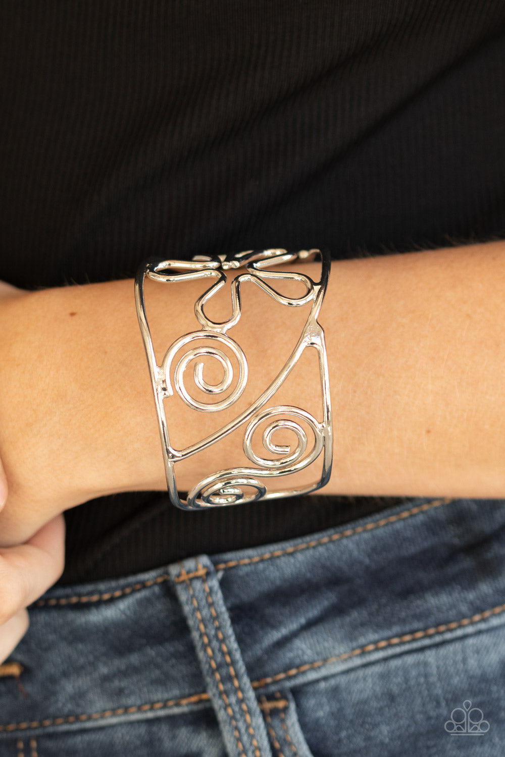 Paparazzi Accessories ✽Groovy Sensations - Silver Bracelet✽Flat Rate Ship $4.50✽