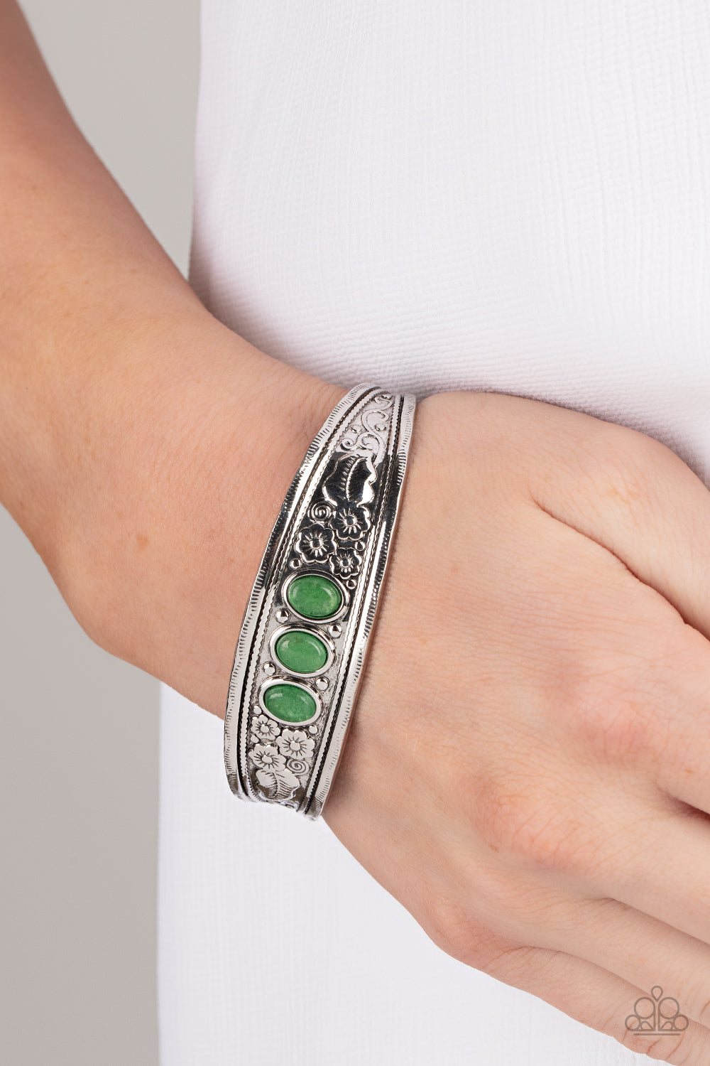 Paparazzi Accessories ❋Flower Patch Picnic - Green Bracelet❋ Flat Rate Ship $4.50❋