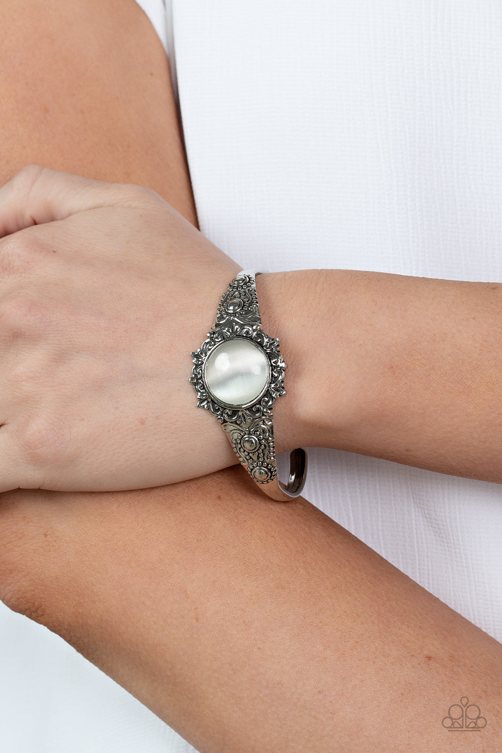 Paparazzi Accessories ❋Extravagantly Enchanting - White Bracelet❋ Flat Rate Ship $4.50❋