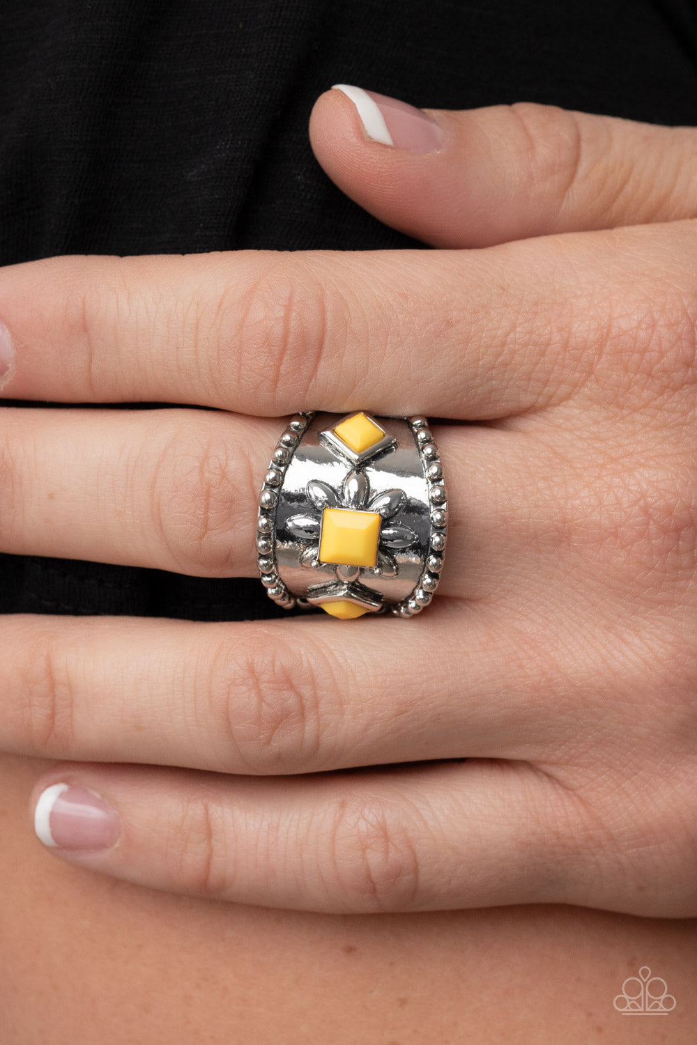 Paparazzi Accessories ❋Daisy Diviner - Yellow Ring❋ Flat Rate Ship $4.50❋