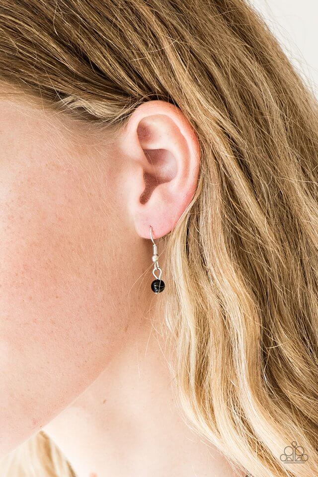 Paparazzi Accessories ✽A Touch of CLASSY - Black Necklace✽Flat Rate Ship $4.50✽