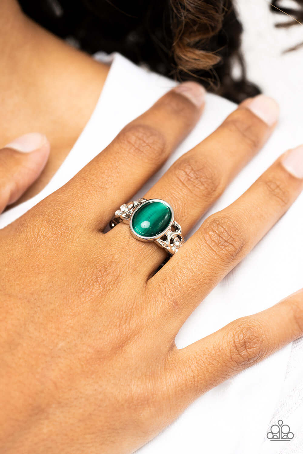 Paparazzi Accessories ❋Crystals and Cats Eye - Green Ring❋ Flat Rate Ship $4.50❋ - Image #2