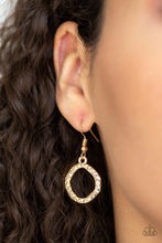Load image into Gallery viewer, Paparazzi Accessories ✽ Haute Heirloom - Yellow Necklace✽Flat Rate Ship $4.50✽ - Image #3
