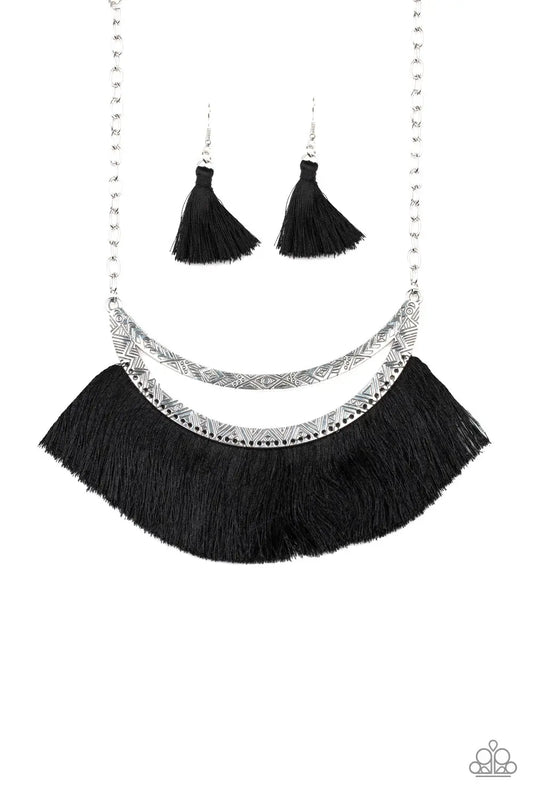 brought✽to✽you✽by✽blingflingbykat✽the-mane-event-black-necklace✽paparazzi-accessories