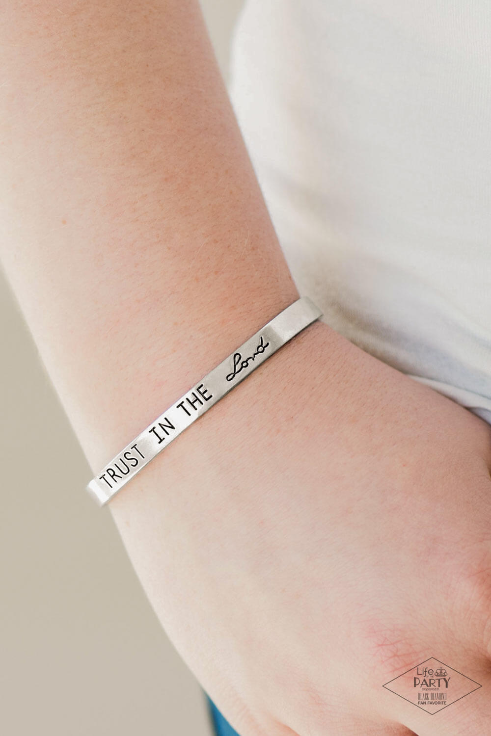 Paparazzi Accessories ✽ I Put My Trust In You - Silver Bracelet✽Flat Rate Ship $4.50✽ - Image #2