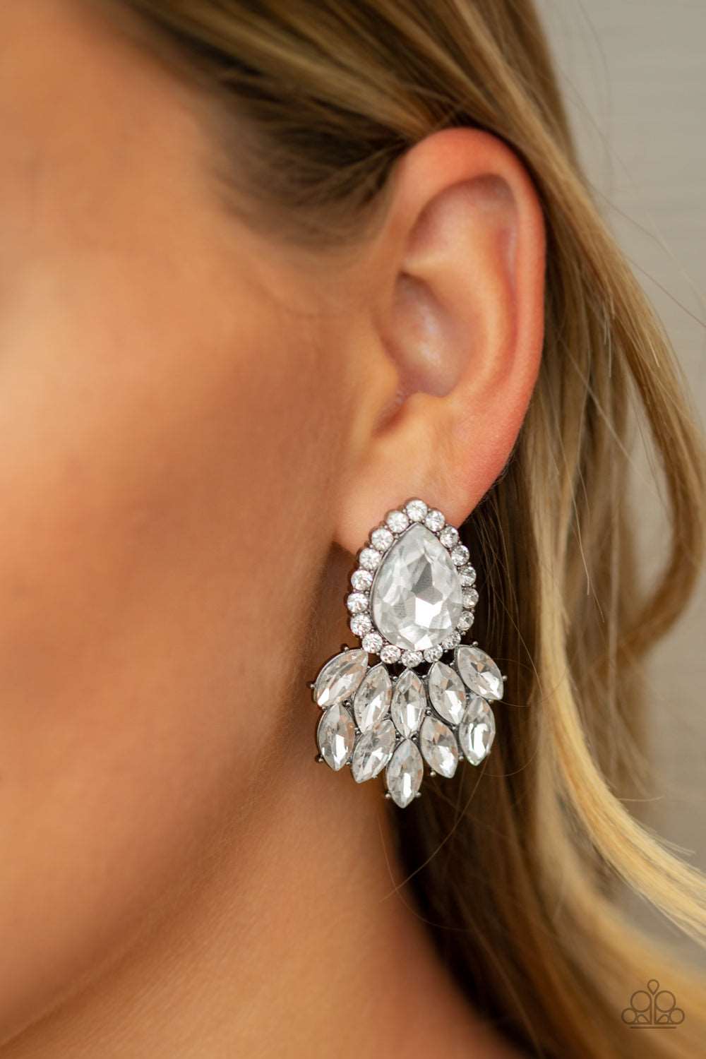 Paparazzi Accessories ✽ A Breath of Fresh HEIR - Black Post Earrings✽Flat Rate Ship $4.50✽