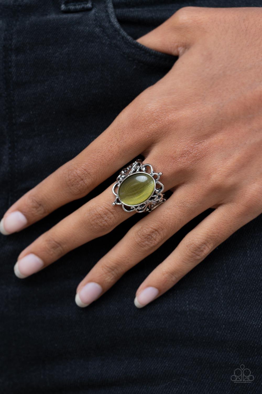 Paparazzi Accessories ❋Radiantly Reminiscent - Green Ring❋ Flat Rate Ship $4.50❋ - Image #2