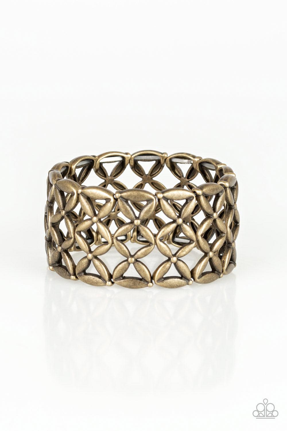 brought✽to✽you✽by✽blingflingbykat✽the-big-bloom-brass-bracelet✽paparazzi-accessories
