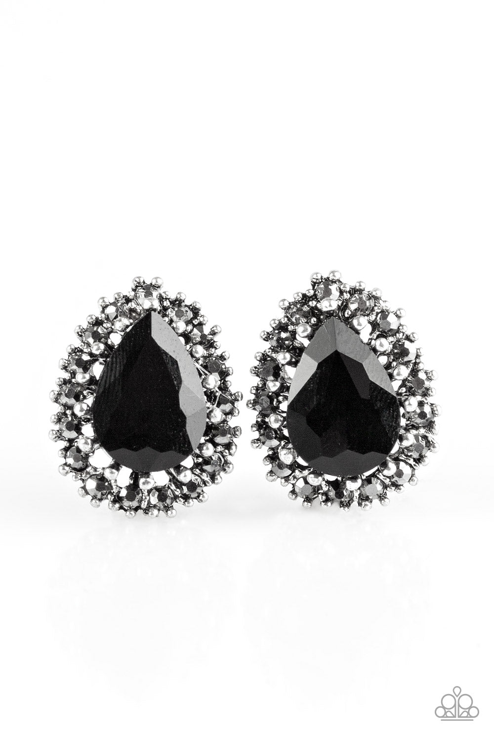 brought✽to✽you✽by✽blingflingbykat✽quintessentially-queen-black-post-post earrings✽paparazzi-accessories