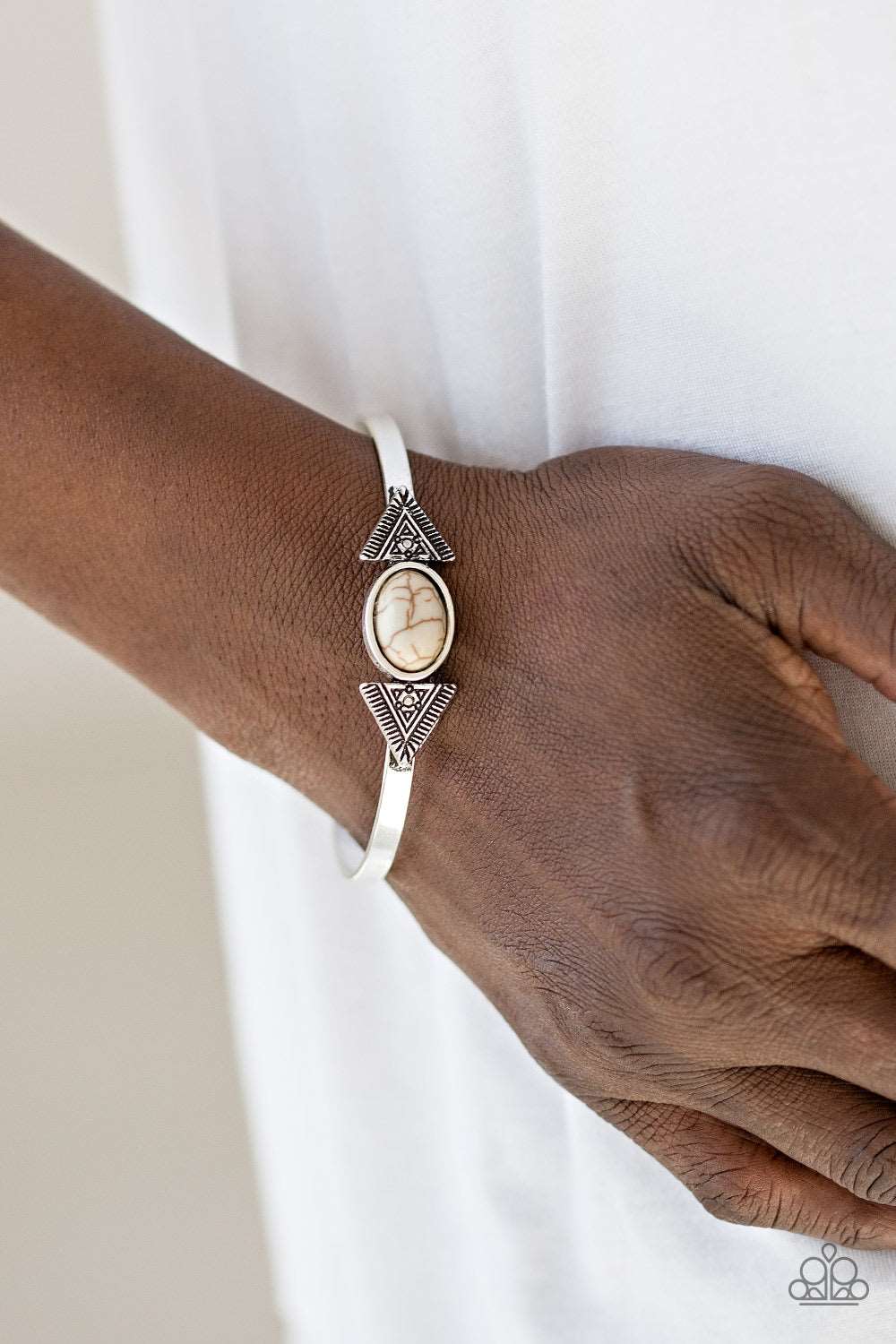 Paparazzi Accessories ✽ Apache Trail - White Bracelet✽Flat Rate Ship $4.50✽