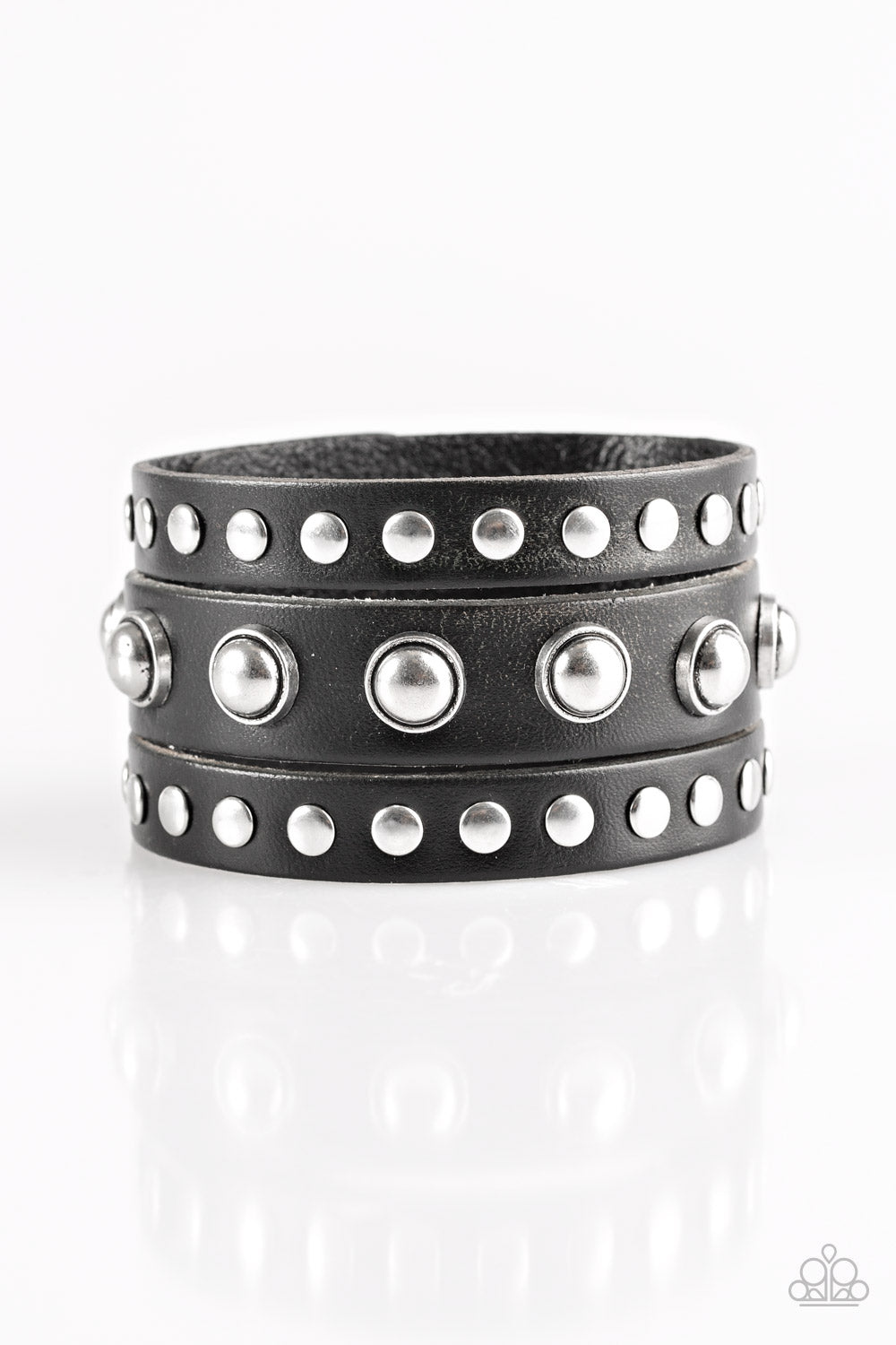 brought✽to✽you✽by✽blingflingbykat✽win-your-spurs-black-bracelet✽paparazzi-accessories
