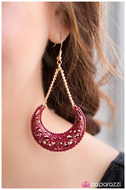 brought-to-you-by-blingflingbykat-over-the-moon-red-paparazzi-accessories-
