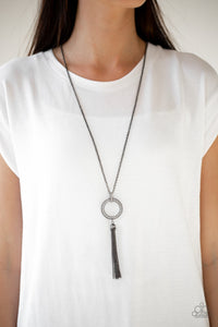 Paparazzi Accessories ✽ Straight To The Top - Black Necklace✽Flat Rate Ship $4.50✽