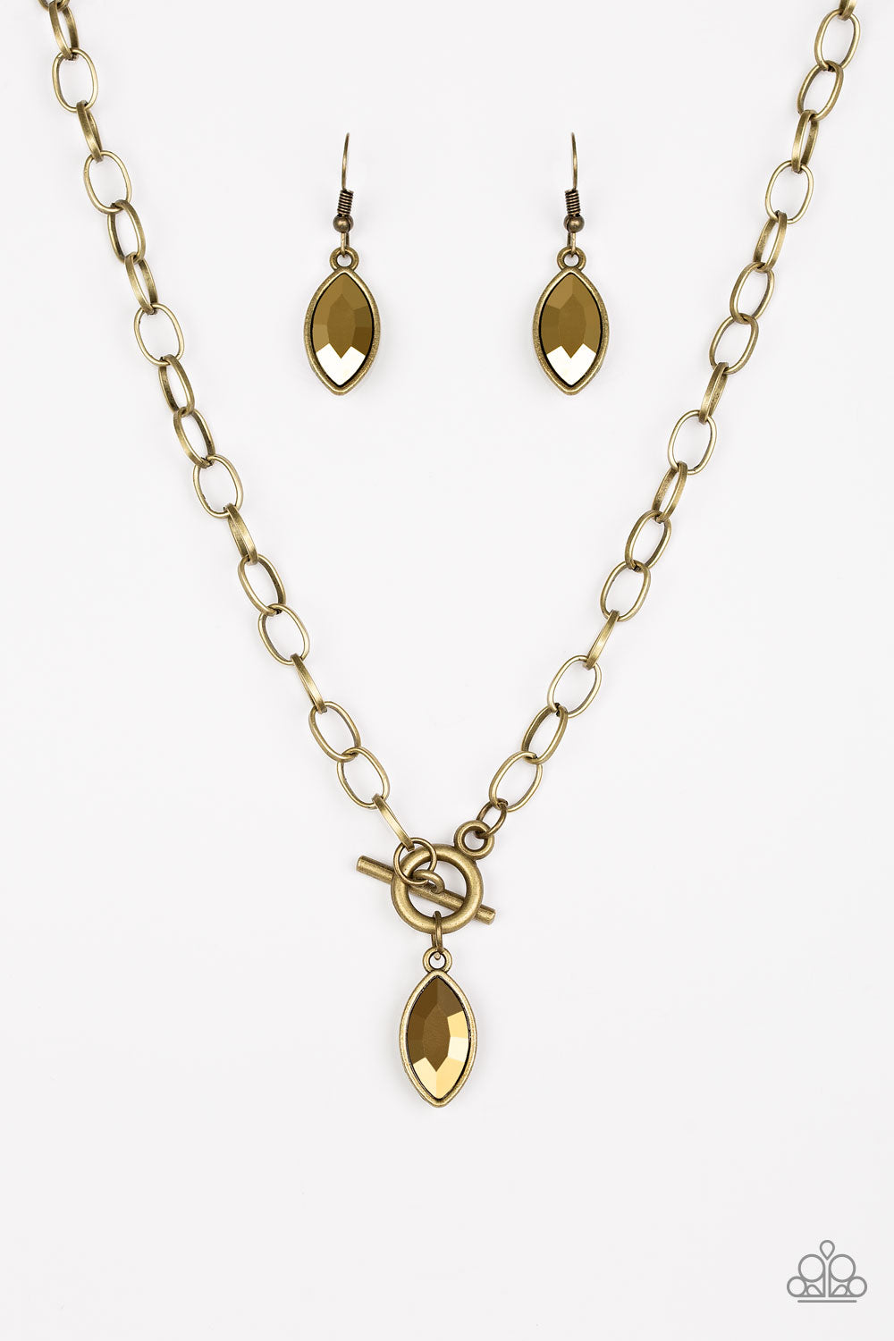 brought✽to✽you✽by✽blingflingbykat✽club-sparkle-brass-necklace✽paparazzi-accessories