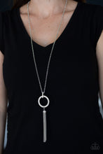 Load image into Gallery viewer, Paparazzi Accessories ❋Straight To The Top - White Necklace❋ Flat Rate Ship $4.50❋
