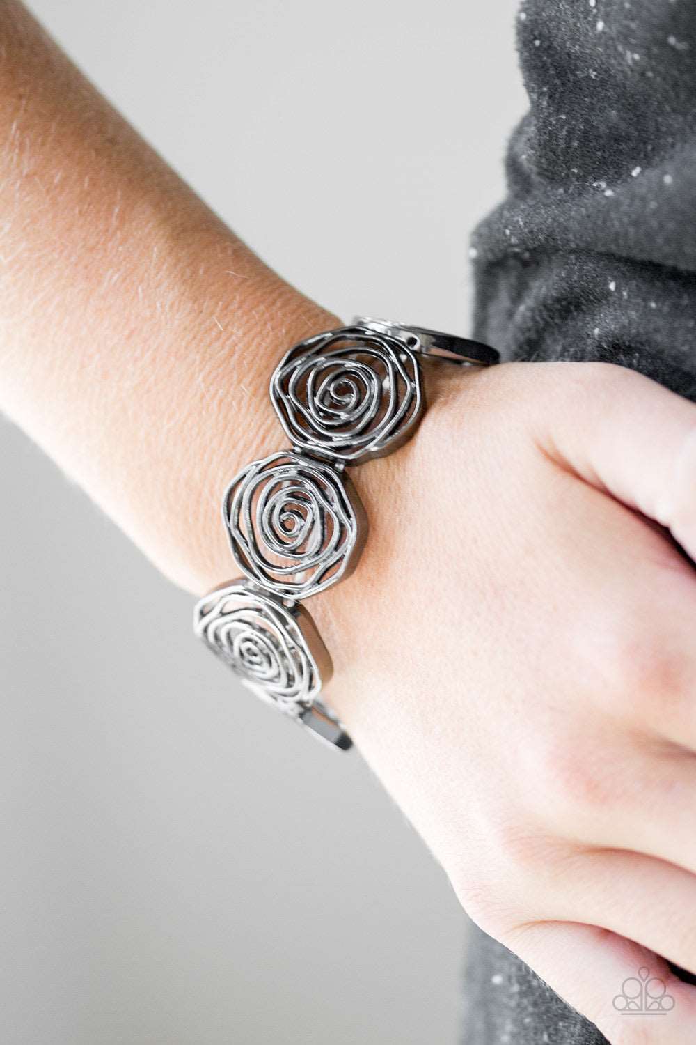 Paparazzi Accessories ✽ Beat Around The ROSEBUSH - Black Bracelet✽Flat Rate Ship $4.50✽