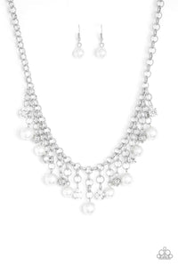 brought✽to✽you✽by✽blingflingbykat✽heir-headed-white✽paparazzi-accessories
