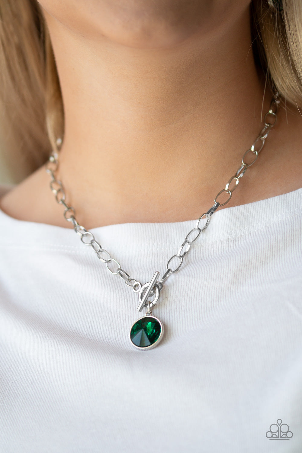 Paparazzi Accessories ✽ She Sparkles On - Green Necklace✽Flat Rate Ship $4.50✽