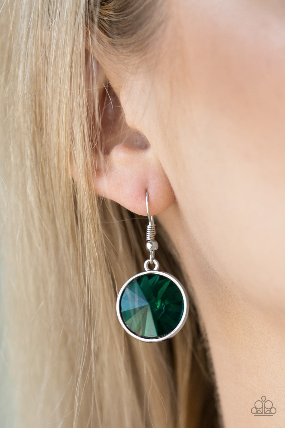 Paparazzi Accessories ✽ She Sparkles On - Green Necklace✽Flat Rate Ship $4.50✽