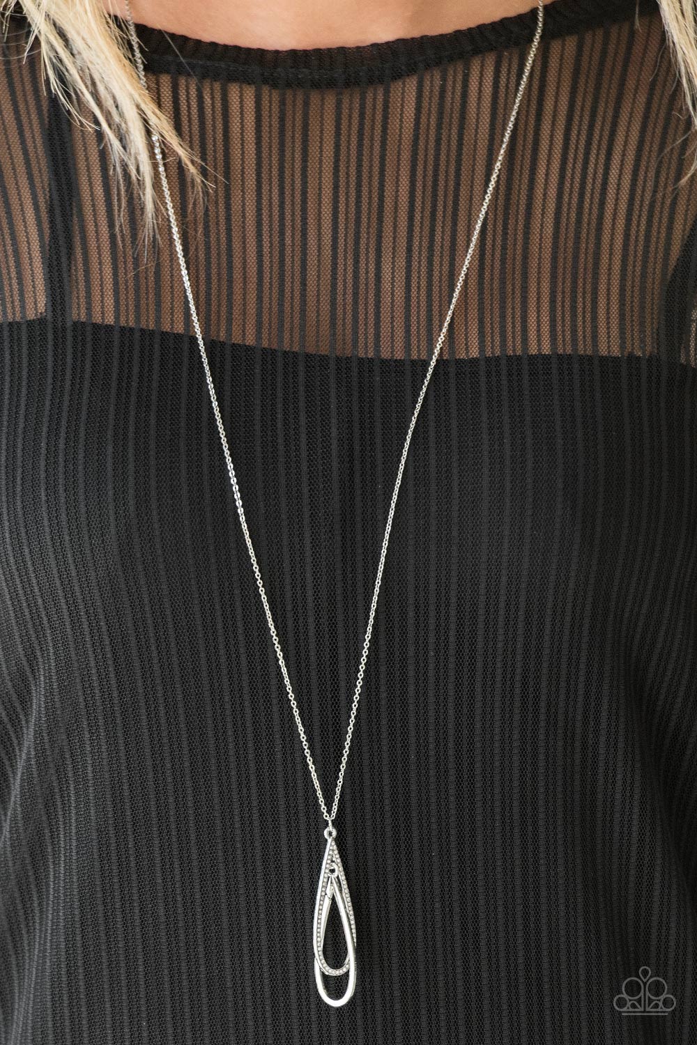 Paparazzi Accessories ✽ Step Into The Spotlight - White Necklace✽Flat Rate Ship $4.50✽