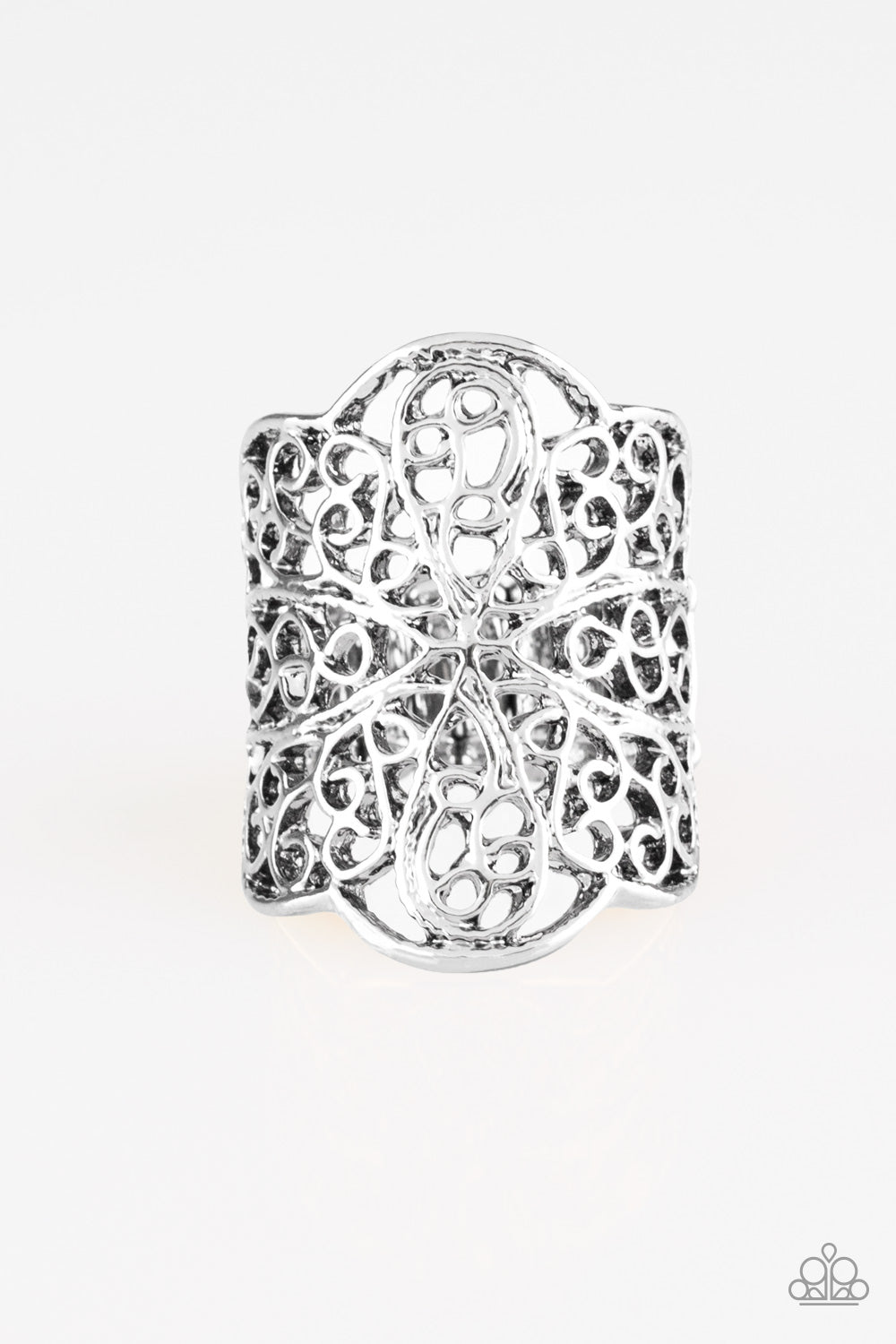 brought✽to✽you✽by✽blingflingbykat✽the-way-you-make-me-frill-silver-ring✽paparazzi-accessories