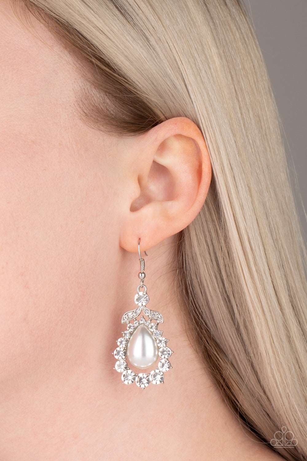 Paparazzi Accessories ✽ Award Winning Shimmer - White Earrings✽Flat Rate Ship $4.50✽