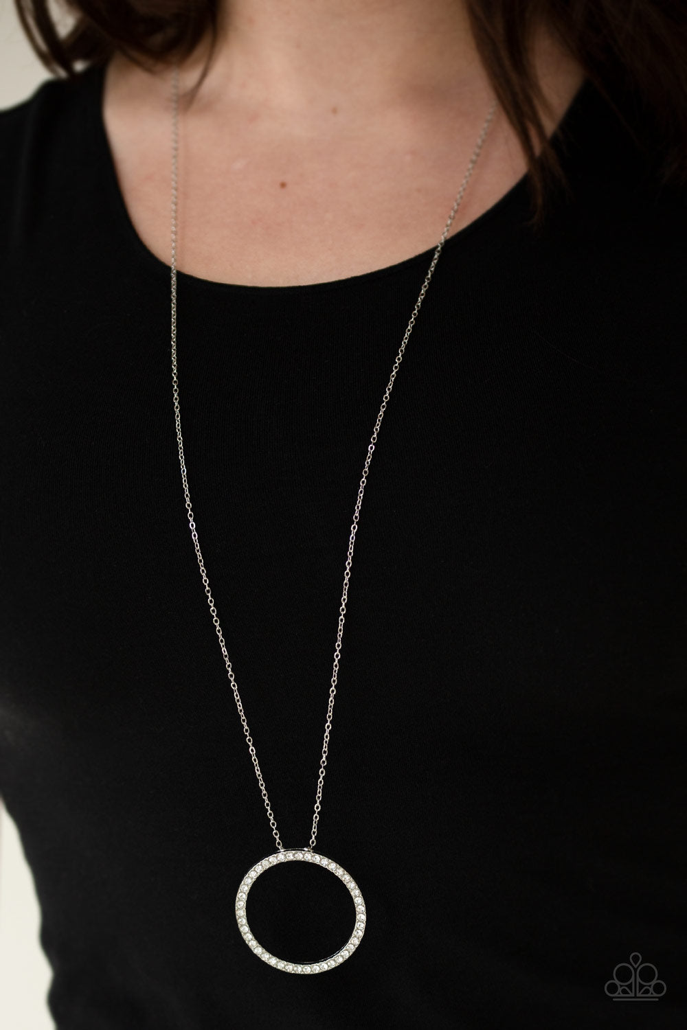 Paparazzi Accessories ✽ Center Of Attention - White Necklace✽Flat Rate Ship $4.50✽