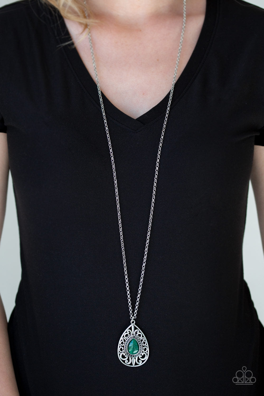 Paparazzi Accessories ✽ Modern Majesty - Green Necklace✽Flat Rate Ship $4.50✽